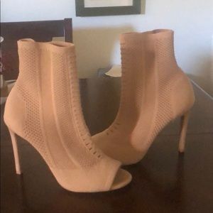 Knit bootie heels